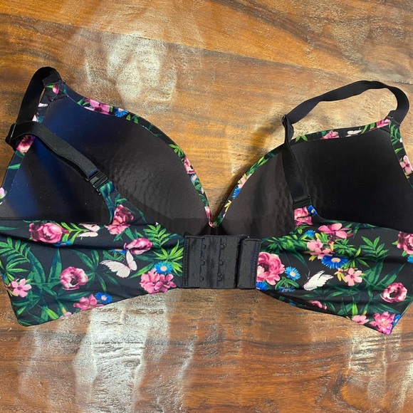 Victoria’s Secret So Obsessed Smooth Wireless Push-Up Bra Size 36DD - Picture 8 of 12